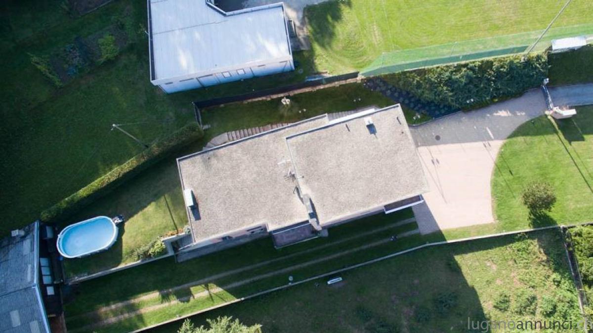 Grande casa Plurifamiliare a Novazzano in zona tranquilla GrandecasaPlurifamiliareaNovazzanoinzonatranquilla.jpg Grande casa Plurifamiliare a Novazzano in zona tranquilla GrandecasaPlurifamiliareaNovazzanoinzonatranquilla.jpg