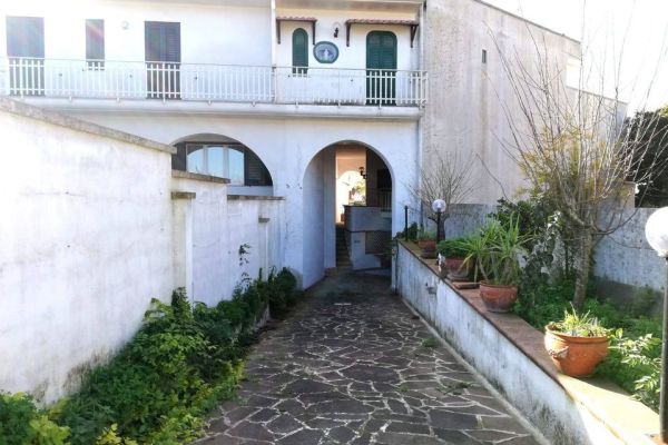 Puglia -Giuggianello -Vendesi   Villa a schiera 288 mq calpestabili pugliavendesivillaaschiera288m12345.jpg