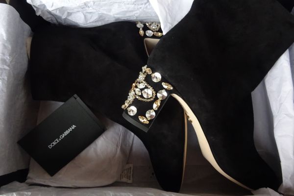 Dolce & Gabbana suede ankle boots with crystals! size 37,5 dolcegabbanasuedeanklebootswit-66bb69d44e77d.jpg