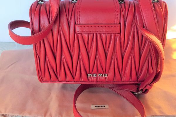 MIU MIU Leather bag ORIGINAL AND NEW! miumiuleatherbagoriginalandnew-66f5a38d24ebe.jpg