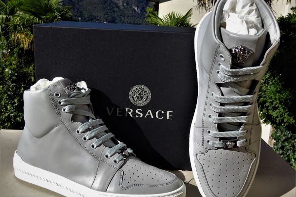 VERSACE leather shoes size 39 ORIGINAL AND NEW! versaceleathershoessize39origi-66e70404d9e85.jpg