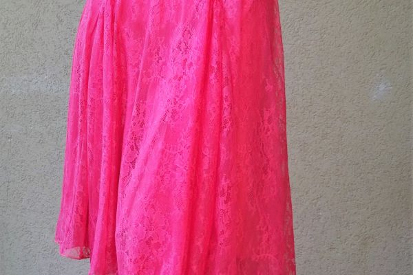 BLUMARINE Abito in pizzo  con visone. 96% SETA! il colore è corallo Taglia 42-44 blumarineabitoinpizzoconvisone-67fc0c495d96e.jpg